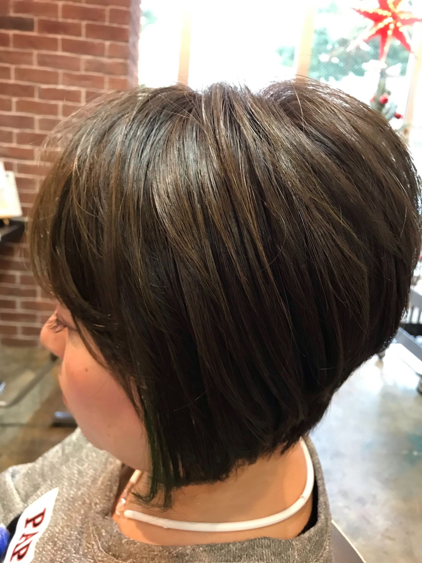 インナーカラーがクールな前下がり！姫路市の美容院／美容室／ヘアサロンはBEREA(ベレア)