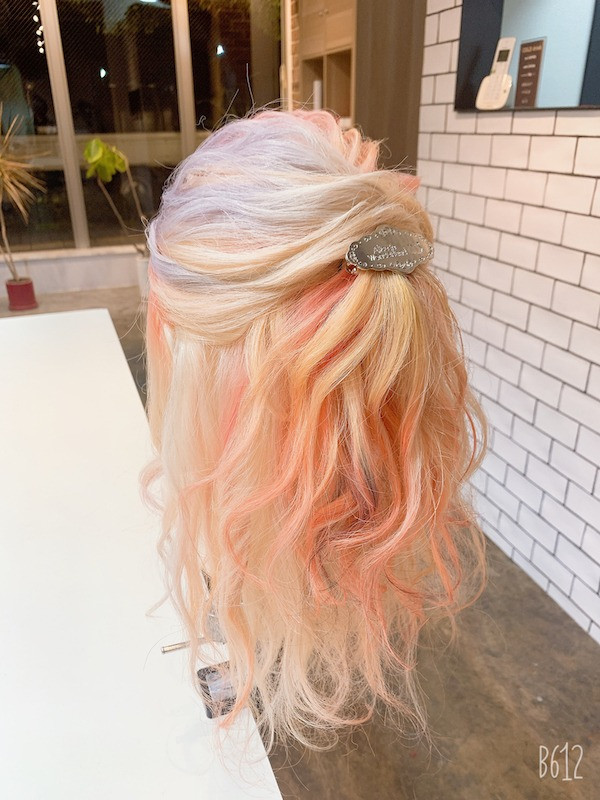 お出かけスタイルがテーマのハーフアップ。姫路市の美容院BEREA(ベレア)はお客様のキレイを叶える美容室／ヘアサロン