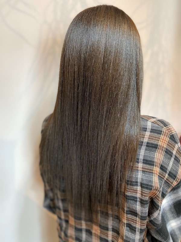 縮毛矯正の次はクールな色味のモーブグレイ決まり！姫路市の美容院BEREA(ベレア)はお客様のキレイを叶える美容室／ヘアサロン