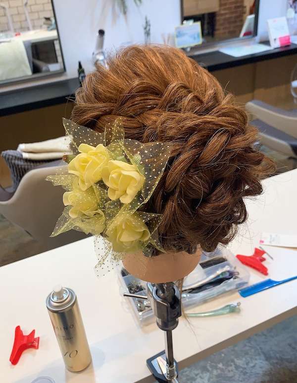 ツイストと三つ編みを合わせたパーティーアップスタイル！姫路市の美容院BEREA(ベレア)はお客様のキレイを叶える美容室／ヘアサロン