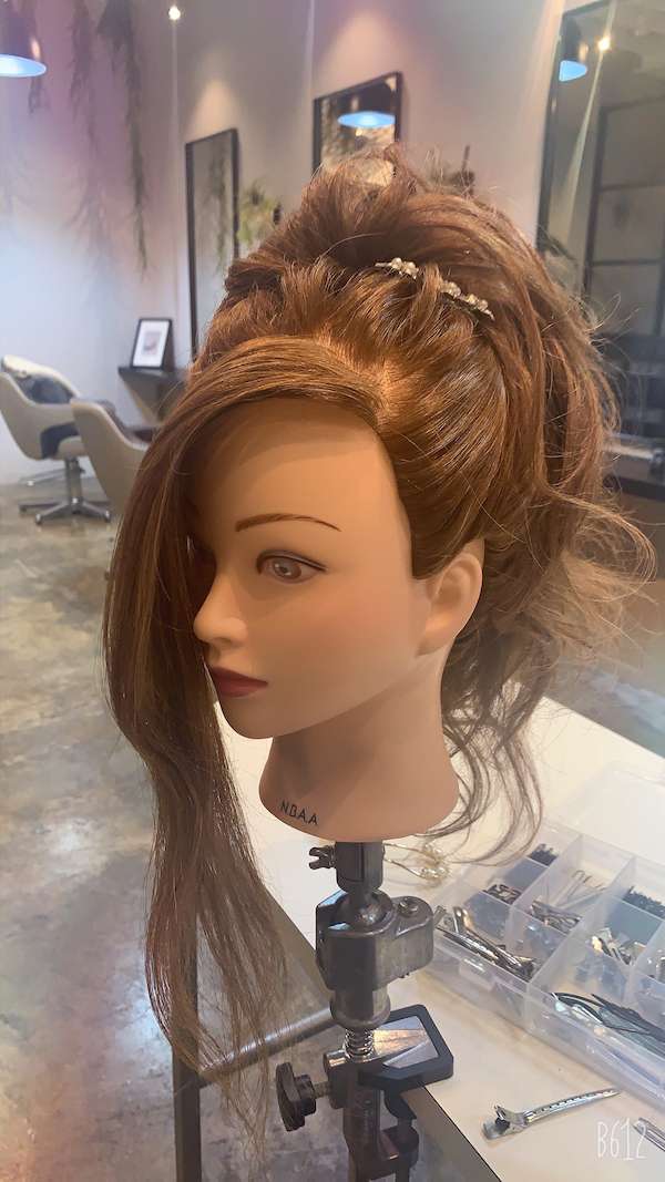 ゴールデンポニーテールは如何ですか！姫路市の美容院BEREA(ベレア)はお客様のキレイを叶える美容室／ヘアサロン