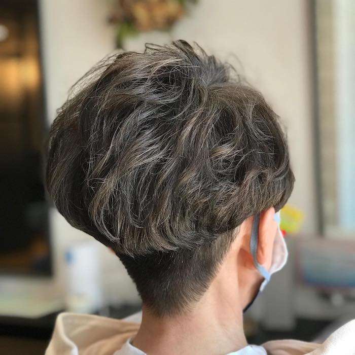 スモーキーアッシュのショートスタイル！姫路市の美容院BEREA(ベレア)はお客様のキレイを叶える美容室／ヘアサロン