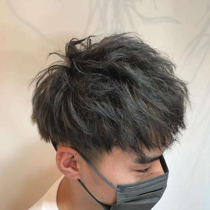 ツーブロックにカットにグレーシルバー！姫路市の美容院BEREA(ベレア)はお客様のキレイを叶える美容室／ヘアサロン