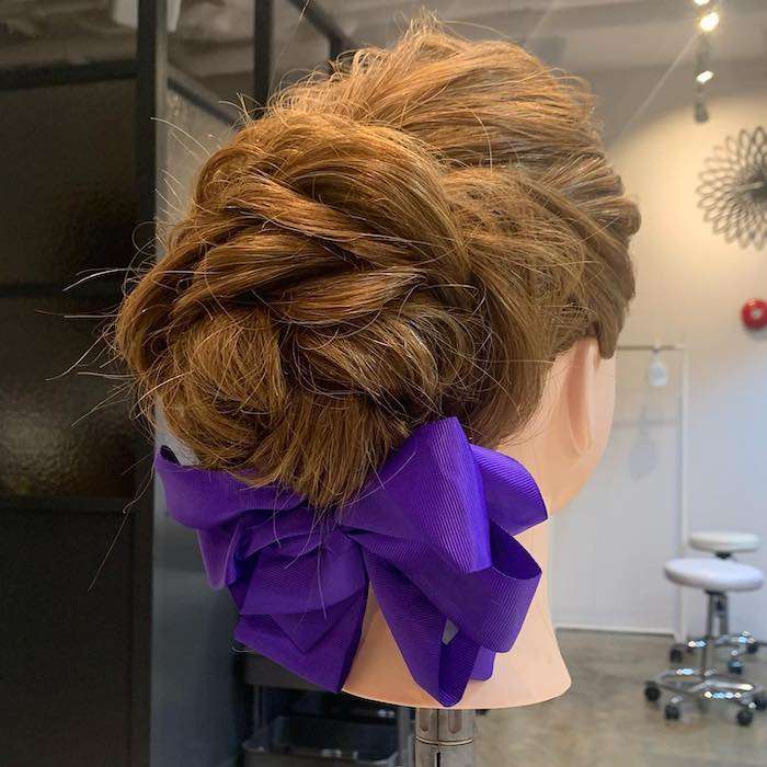 大きなリボンが目を引くヘアアレンジ！姫路市の美容院BEREA(ベレア)はお客様のキレイを叶える美容室／ヘアサロン