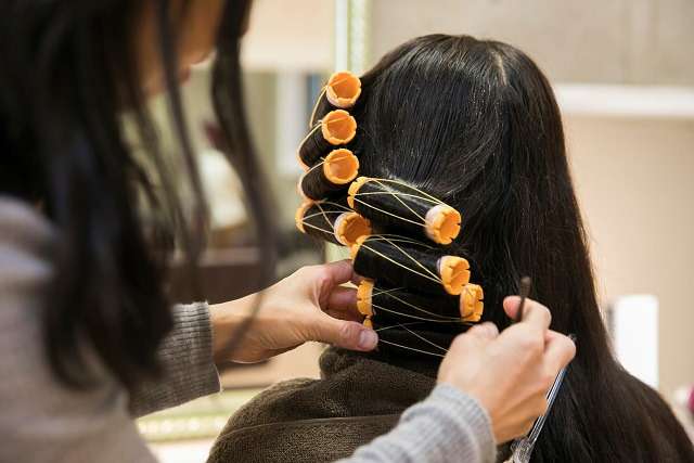 パーマとカラーは同時に施術できない？