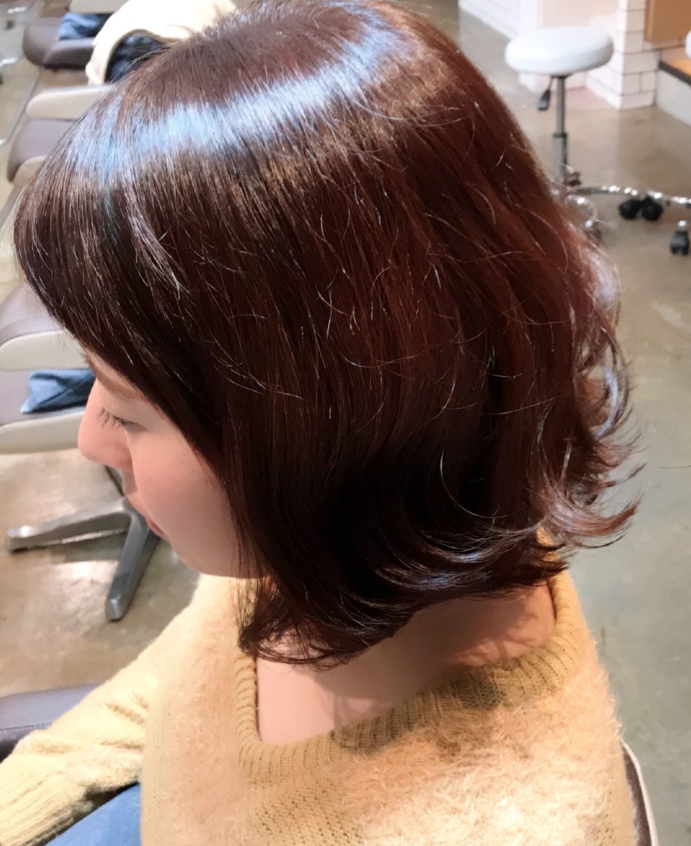 ピンクベージュ系ヘアカラー
